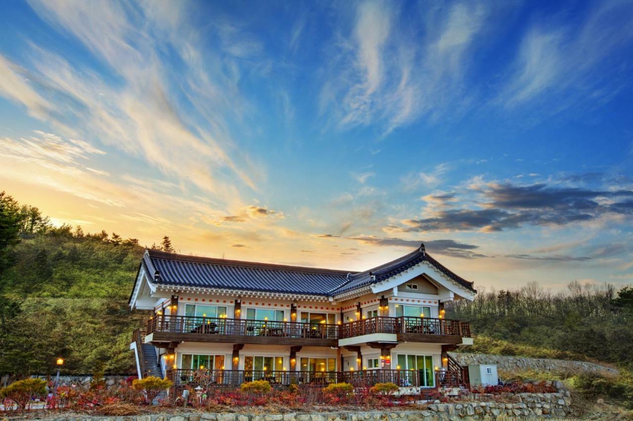 Starlight Journey Pension Gyeongju Exterior foto